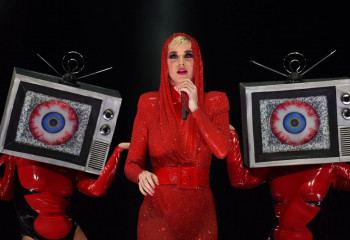 Katy Perry performs at Witness Tour at Portland’s Moda Center фото №1037754
