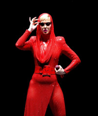 Katy Perry performs at Witness Tour at Portland’s Moda Center фото №1037757