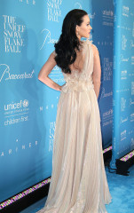 Katy Perry – UNICEF’s Snowflake Ball in New York  фото №926428