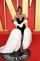 Kelly Rowland – Vanity Fair Oscar Party in Beverly Hills фото №1391219