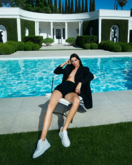 Kendall Jenner - Jimmy Choo (Fall 2022) фото №1361055