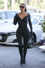 Kim Kardashian - Los Angeles 09/15/2021 фото №1312012