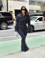 Kim Kardashian - Out in New York 11/01/2021 фото №1319790