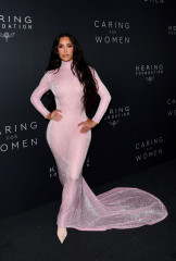 Kim Kardashian - Kering Hosts 2nd Annual Caring for Women in NY фото №1381504