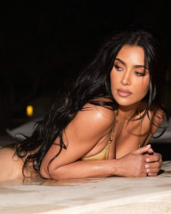 Kim Kardashian - Golden Bikini Photoshoot 2023 фото №1381506