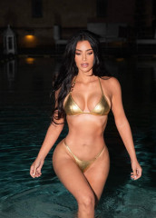 Kim Kardashian - Golden Bikini Photoshoot 2023 фото №1388698