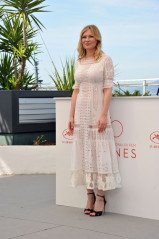Kirsten Dunst – “The Beguiled” Photocall at Cannes Film Festival  фото №968602