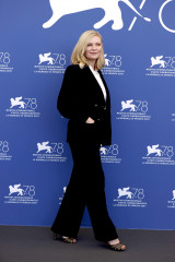 Kirsten Dunst - 'The Power Of The Dog' Photocall in Venice 09/02/2021 фото №1311366