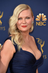 Kirsten Dunst at Emmy Awards 2018 in Los Angeles фото №1101802