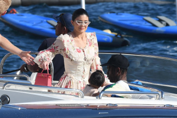Kylie Jenner In Portofino 08/14/19 фото №1217341