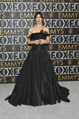 Lizzy Caplan – 2024 Primetime Emmy Awards фото №1385519