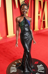 Lupita Nyong’o – Vanity Fair Oscar Party in Beverly Hills фото №1391190