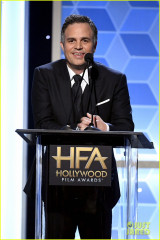 Mark Ruffalo - 23rd Hollywood Film Awards in Santa Monica 11/03/2019 фото №1230781