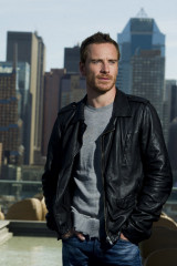 Michael Fassbender - Charles Sykes Photoshoot in New York 10/07/2011 фото №1252090