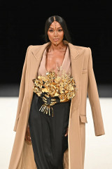 Naomi-Campbell-Closes-Out-Balmain-Menswear-Show-at-Paris-Fashion-Week-2 фото №1388735