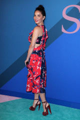 Olivia Munn – CFDA Fashion Awards in New York фото №972366