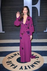 Olivia Munn – 2018 Vanity Fair Oscar Party in Beverly Hills фото №1050112