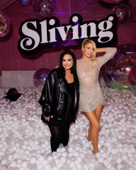 Paris Hilton – “Sliving” Birthday Celebration in LA  фото №1391506