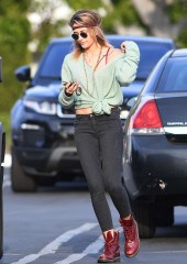 Paris Jackson – Heading to lunch at Fred Segal in West Hollywood фото №1058996
