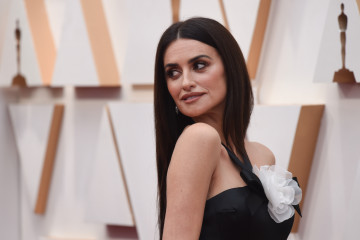 Penelope Cruz - 92nd Annual Academy Awards in Los Angeles (Arrival) / 09.02.2020 фото №1269966
