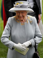 Queen Elizabeth ll  фото №1188007