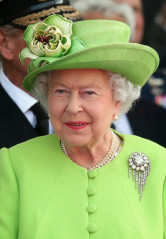 Queen Elizabeth ll  фото №747030