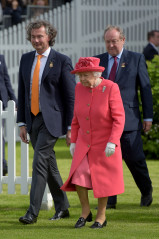 Queen Elizabeth ll  фото №1195213