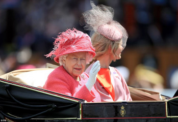 Queen Elizabeth ll  фото №1187915