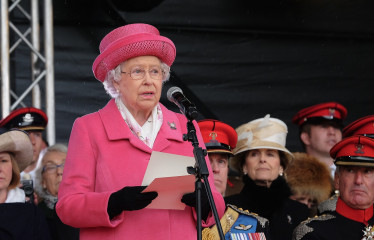 Queen Elizabeth ll  фото №804984
