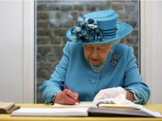 Queen Elizabeth ll  фото №1019090