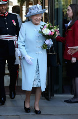 Queen Elizabeth ll  фото №813150