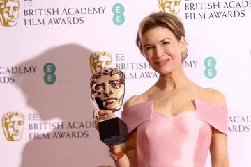 Renee Zellweger - British Academy Film Awards in London (Press Room) 02.02.2020 фото №1271978
