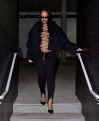 Rihanna - Beverly Hills 02/06/2022 фото №1336736