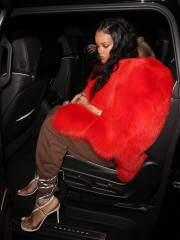 Rihanna - Nobu Restaurant in Los Angeles 02/15/2022 фото №1338028