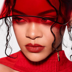 Rihanna - Fenty Beauty 'Icon Lipstick' (2022) фото №1336667