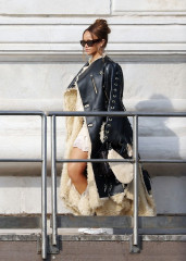 Rihanna - Venice 02/21/2024 фото №1389397