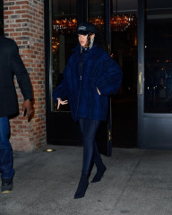 Rihanna - Restaurant in New York 01/25/2022 фото №1334903