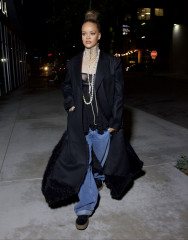 Rihanna – Out in LA фото №1383052