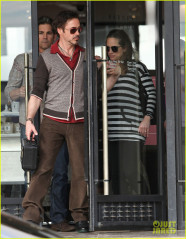 Robert Downey Jr - Leaving Barney's NY in Beverly Hills 01/15/2012 фото №1281194