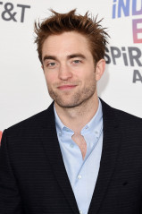 Robert Pattinson - 33rd Film Independent Spirit Awards in Santa Monica фото №1332394