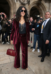 Salma Hayek – Stella McCartney Fashion Show, PFW in Paris фото №1000163