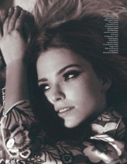SASHA LUSS in Elle Magazine, Italy May 2020 фото №1256154