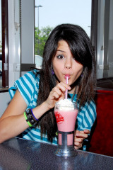 Selena Gomez фото №211749