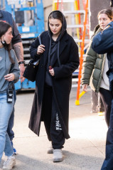 Selena Gomez - Only Murders in the Building (2021-2023) On Set in NY 04/04/2023 фото №1368125