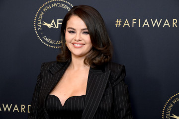 Selena Gomez at AFI Awards Luncheon in Los Angeles 01/12/24 фото №1385153