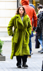 Selena Gomez - On Set of 'Only Murders In The Building' in NY 01/24/2022 фото №1334801