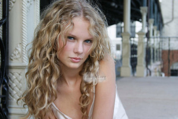 Taylor Swift - Andrew Orth Photoshoot in Avalon, New Jersey (2004) фото №1285480