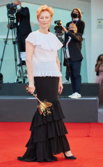 Tilda Swinton - Opening Ceremony - 77th Venice Film Festival | 02.09.2020 фото №1273283