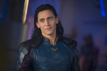 Tom Hiddleston - Thor Ragnarok 2017 Movie Stills фото №992526