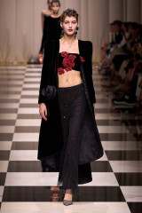 Armani Prive Couture Fall/Winter 2023 Fashion Show in Paris фото №1373049